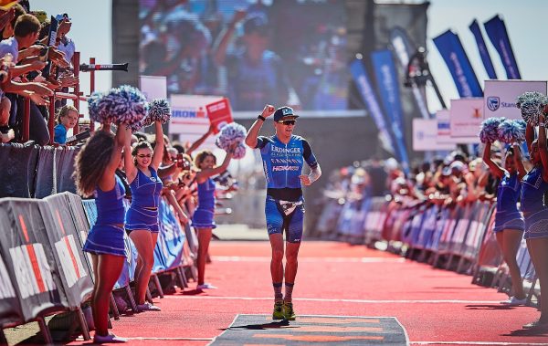 Spitzentriathlet Nils Frommhold Zieleinlauf